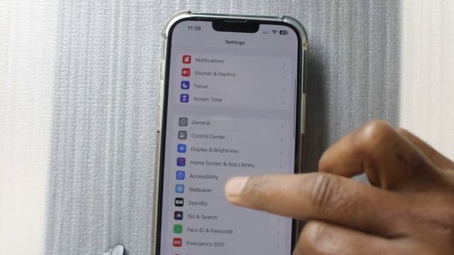 How to turn off Live Caption on iPhone 14 Plus | Phone Step By Step смотреть онлайн