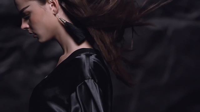 ASUS ZenBook UX305  Fast  Slim  Beautiful