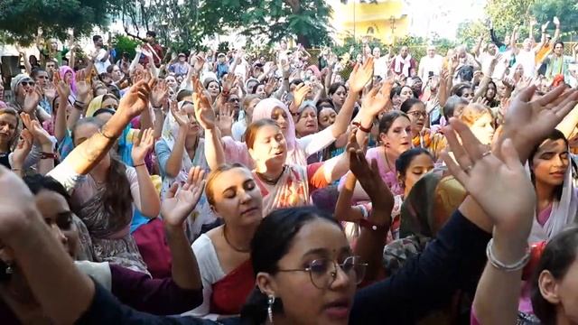 2024.10.20 Бихар ван 02 Шри Прахлад киртан смотреть онлайн