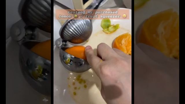 Just juicing & testing my lemon 🍋/ fruit 🍊 squeezer 😝 lol смотреть онлайн
