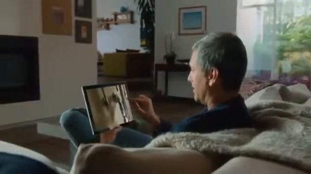 Microsofts 'Hololens' Windows 10 Holographic Demonstration смотреть онлайн