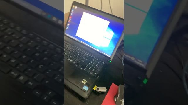 Notebook Acer Após formatação Windows 10 parou o Touch смотреть онлайн