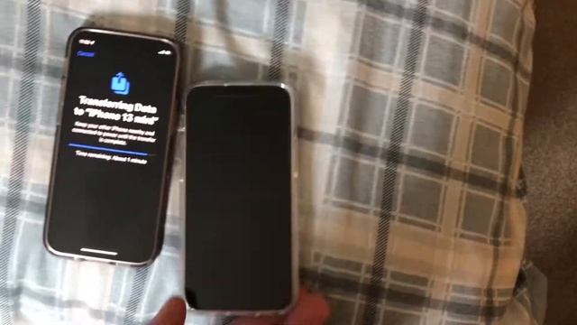#apple iPhone 13 Mini vs iPhone 12 Mini - The DIFFERENCE between the two phones смотреть онлайн