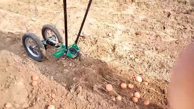 Ручна картоплекопалка з амортизатором смотреть онлайн