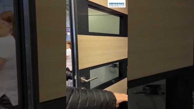 Дверь с многозапорным замком KFV 3600, дневной защёлкой и скрытыми петлями axxent Tuerband смотреть онлайн