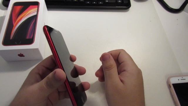 iPhone SE 2020 Unboxing and First Look (Product RED) смотреть онлайн
