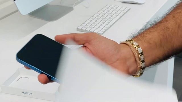 Apple Iphone 13 at launch day event unboxing and store visit #trending all colors iphone 13 overvie смотреть онлайн