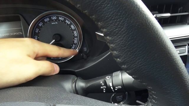 2015 Toyota Corolla смотреть онлайн