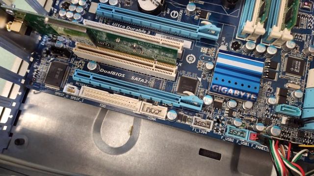 Como instalar um PCI / PCI express смотреть онлайн