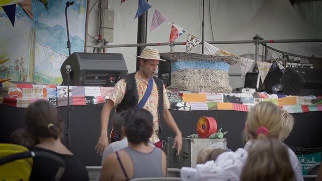 EL GEGANT QUE BAIXA DE LA MUNTANYA de Jaume Ibars смотреть онлайн