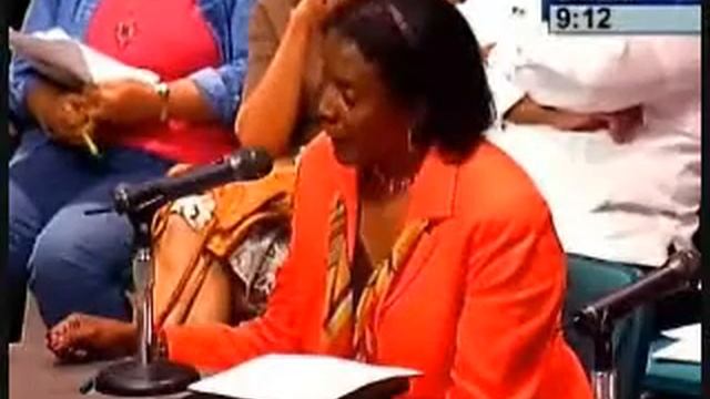 Candidate Marcia Andrews speaks at 10-17-09 school Board смотреть онлайн