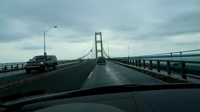 Driving on the Mighty Mac Bridge смотреть онлайн