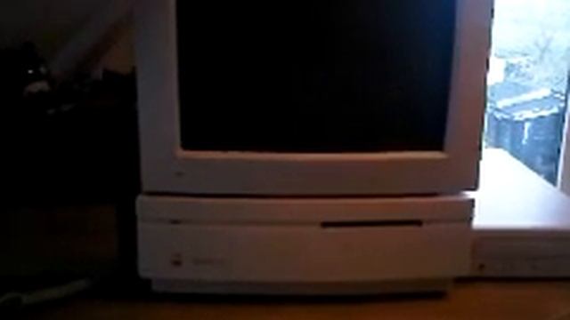 Mac IIsi Weird ticking sound? смотреть онлайн
