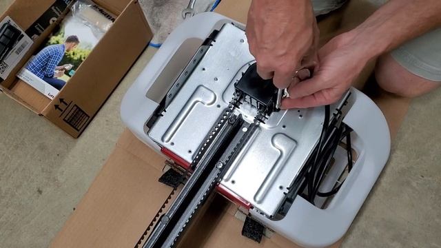 How to: Liftmaster 8550 garage door operator opener unboxing and assembly. 10 minute build смотреть онлайн