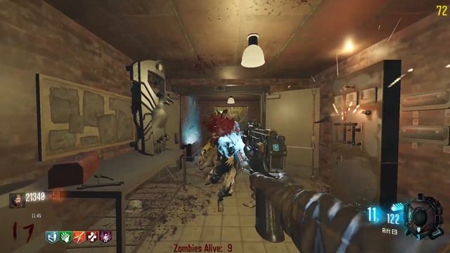 One window hallway challenge (custom zombies) смотреть онлайн