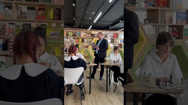 Новости «Шахматной столицы»: в школе №2 продолжаются турниры по быстрым шахматам! смотреть онлайн