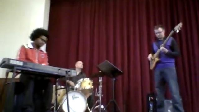 Windows - Chick Corea performed by Wesley Keet, Lloyd Martin and Andrew Warneke смотреть онлайн