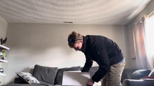 Unboxing The Apple Vision Pro 1TB