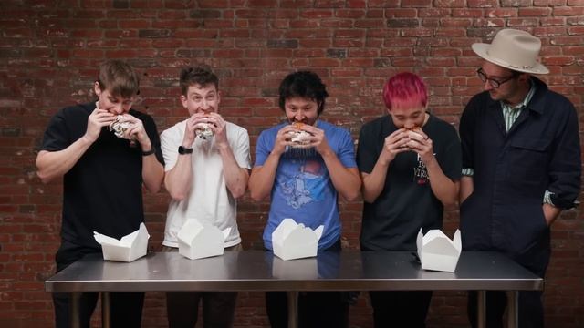 We Tried Increasingly Spicy Chicken Sandwiches (Feat. Korean Englishman) смотреть онлайн
