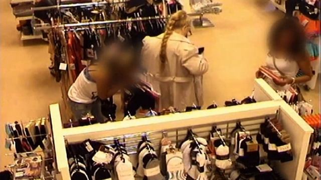 Keep an Eye on Your Mobile Phone and Other Property смотреть онлайн