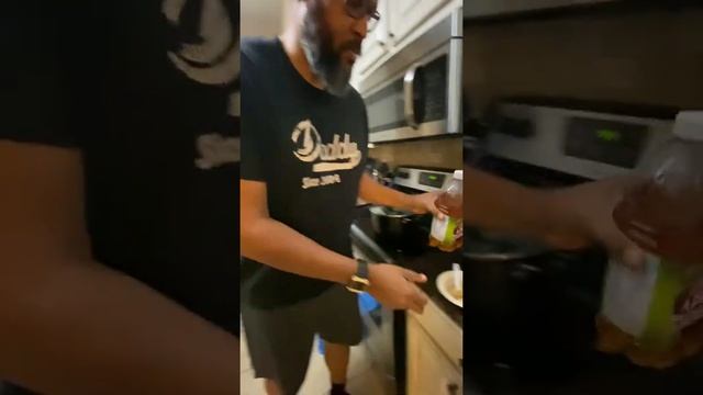 Ain’t no more milk...Got Apple Juice???🤔 смотреть онлайн