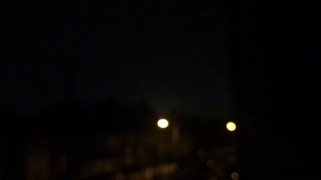 Yellow by Coldplay but it’s raining while you stare out your window смотреть онлайн