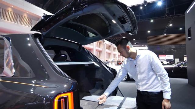 Rolls Royce Cullinan 2019 - Đây mới đích thực là Ông Hoàng SUV | XEHAY смотреть онлайн