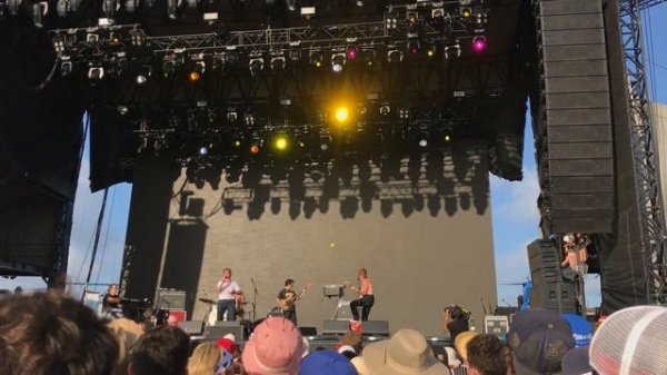 Still Together - Mac Demarco (Live)