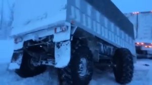 северный дальнобой.  зимник. якутия.