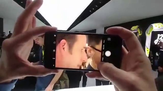 iPhone 7 Plus Hands On Dual Camera Water Resistant Wireless Headphones YouTube смотреть онлайн
