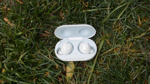 Galaxy Buds in 2020... Are they worth it? смотреть онлайн