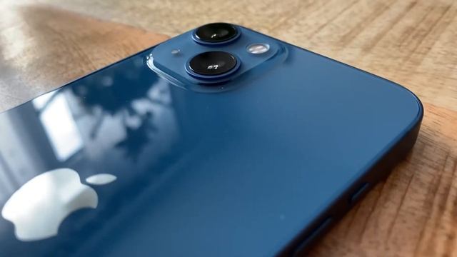 iPhone 13 Blue Review смотреть онлайн
