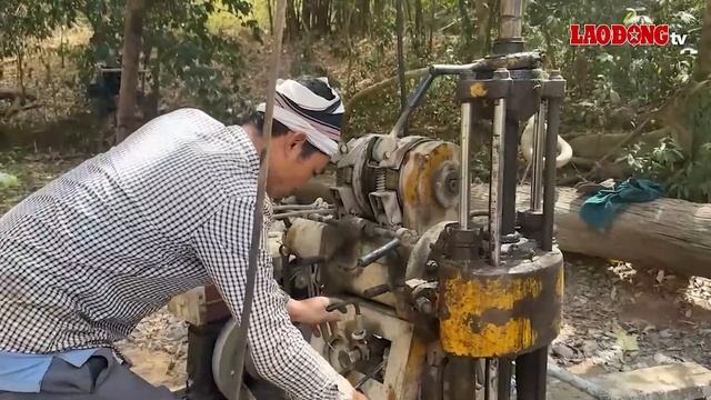 Sáng 6/4. Chân dung gã giang hồ Tâm “Mas”, kẻ cầm đầu vụ hàng trăm học viên trốn trại cai nghiện смотреть онлайн