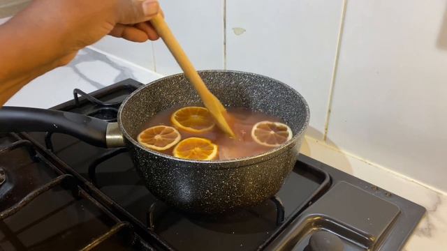 Mulled apple drink 🎄served hot . смотреть онлайн