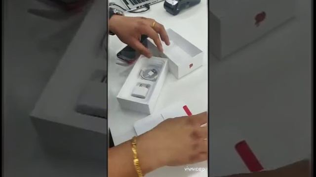Apple Iphone 11 unboxing red смотреть онлайн