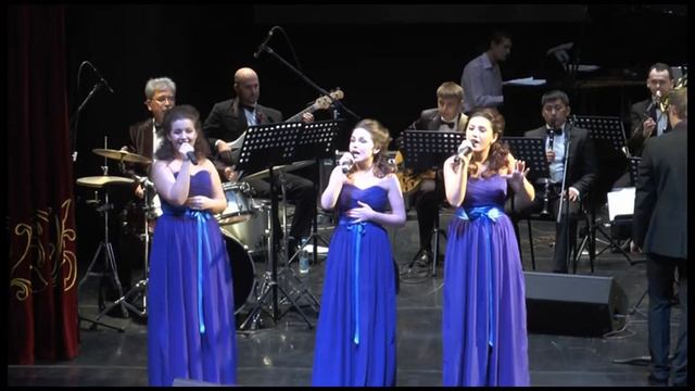 Words by Neville Fleeson Music by Albert Von Tilzer «Apple Blossom Time» смотреть онлайн