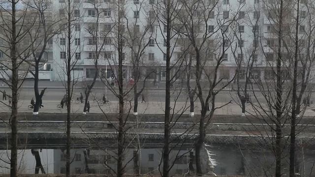 10 Dingen Die Je Niet Kan Doen in Noord Korea смотреть онлайн