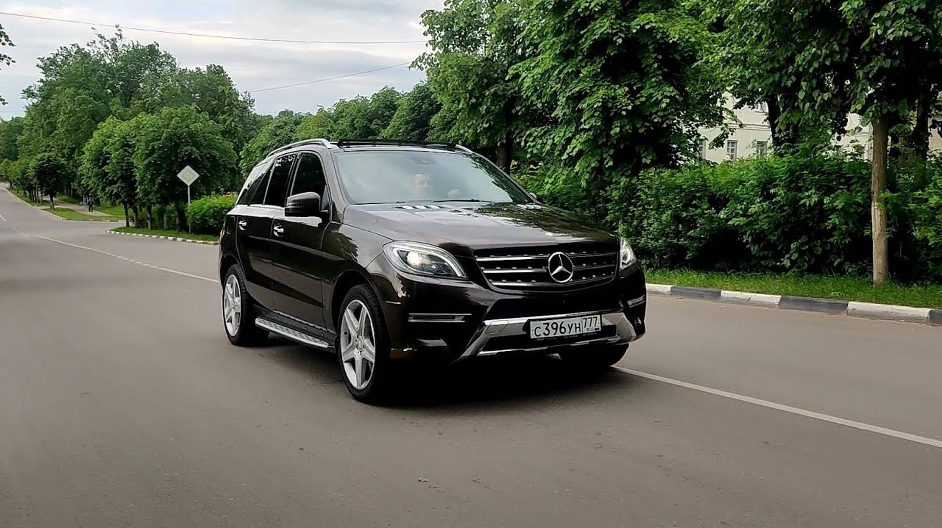 Mercedes-Benz ML W166 смотреть онлайн