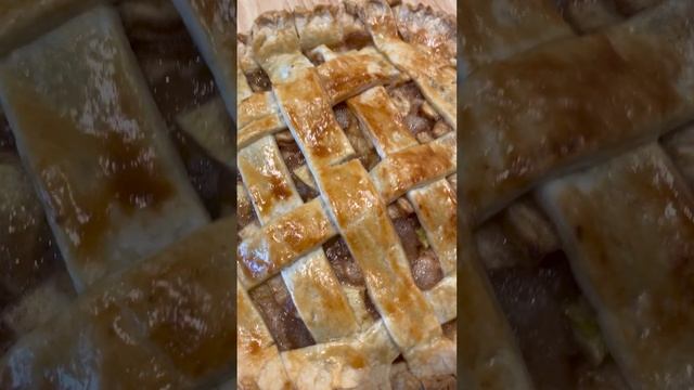 The Lord Speaks Love And Encourages Thru Apple Pie смотреть онлайн