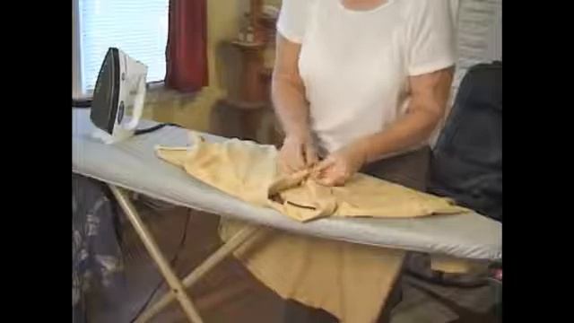How to Hang Up Dress Pants & Dress Shirts смотреть онлайн
