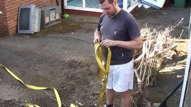 Land Rover 90 Defender at work running on vegetable oil смотреть онлайн