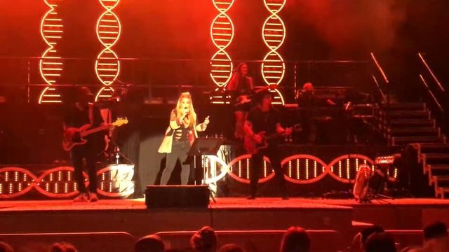 ANASTACIA - Use somebody 1/2 LIVE (Evolution tour 2018) смотреть онлайн