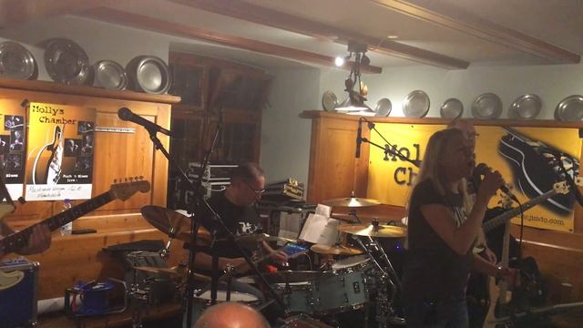 Molly's I loved another woman Cover смотреть онлайн