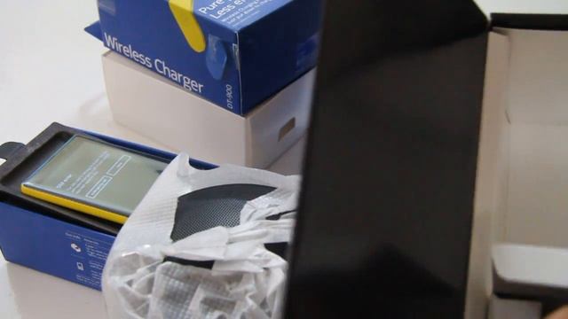 Nokia Lumia 820, JBL Play Up and Wireless Charging Plate unboxing смотреть онлайн