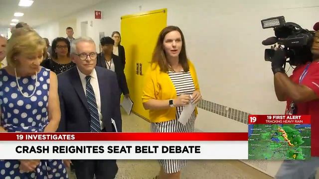 School bus seat belt debate смотреть онлайн