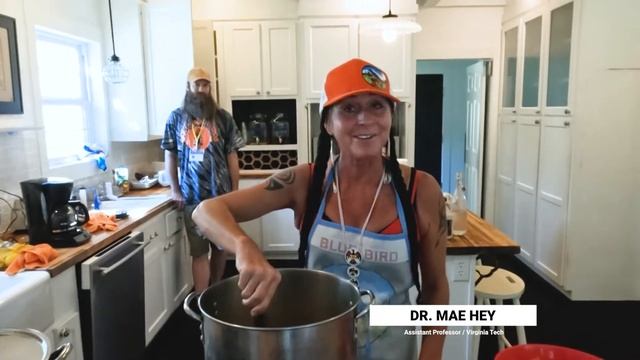 We Go into the Kitchen with Dr. Mae Hey смотреть онлайн