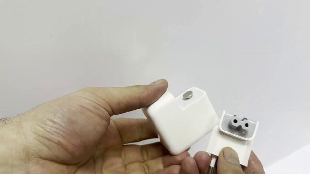 Адаптер-переходник Europlug (Евровилка) для блоков питания Apple MacBook/iPad/iPhone, белый смотреть онлайн