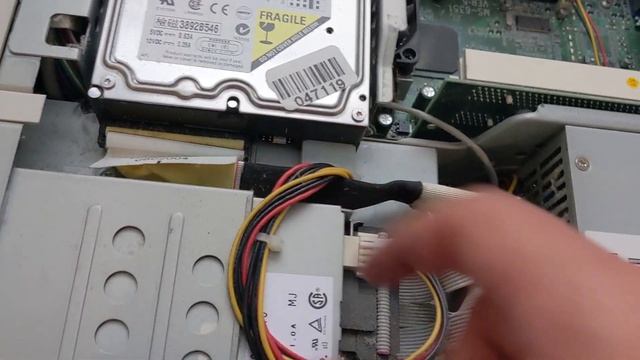 20 Year Old, Windows 2000 PC! смотреть онлайн