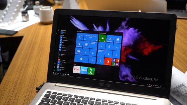 Asus VivoBook Pro hands-on смотреть онлайн
