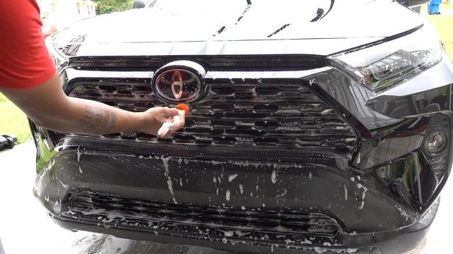 Meguiar's Ultimate Wash & Wax Shampoo And Hybrid Ceramic Liquid Wax || Happy Monday